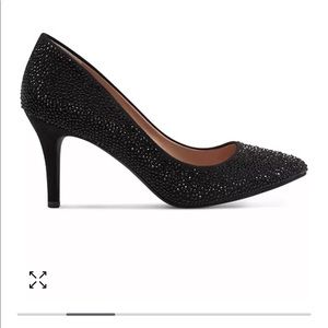 Women's Zitah Embellished Pointed Toe Pumps- Size 9 (Brand new in box)